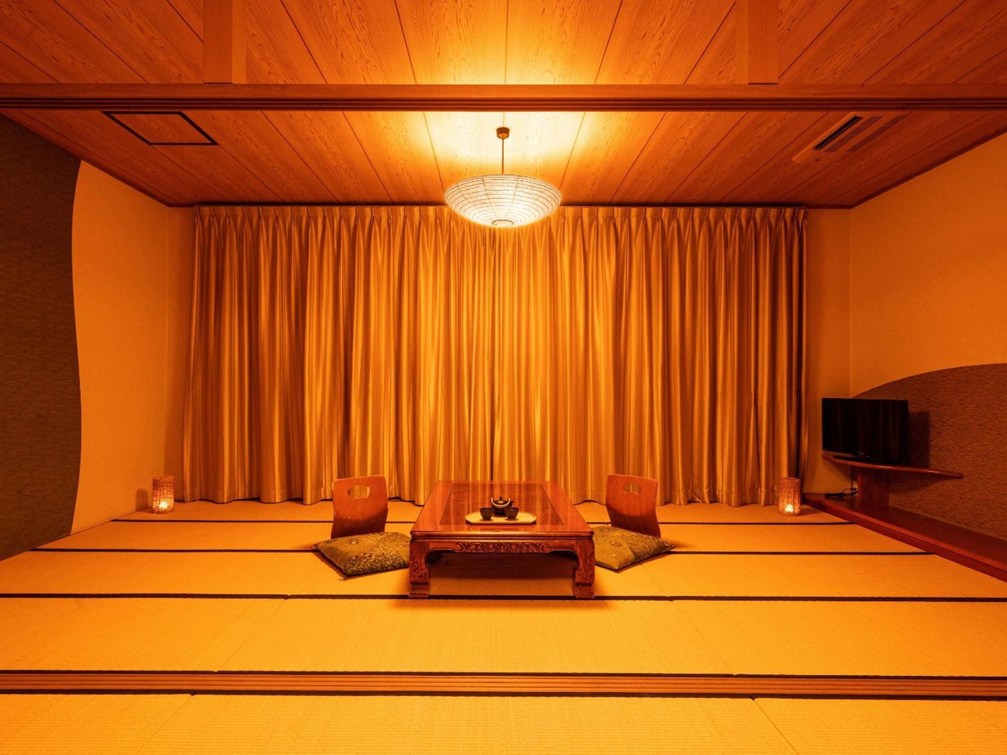 Ooedo Onsen Monogatari Premium Hotel Fugetsu Beppu Quarto foto