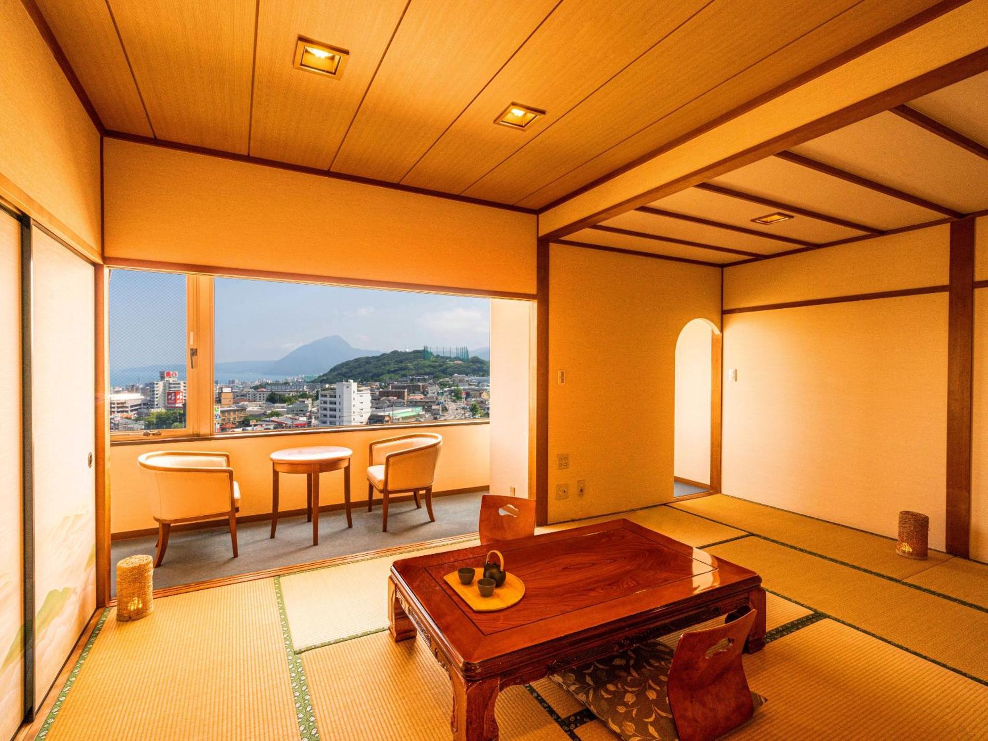 Ooedo Onsen Monogatari Premium Hotel Fugetsu Beppu Quarto foto