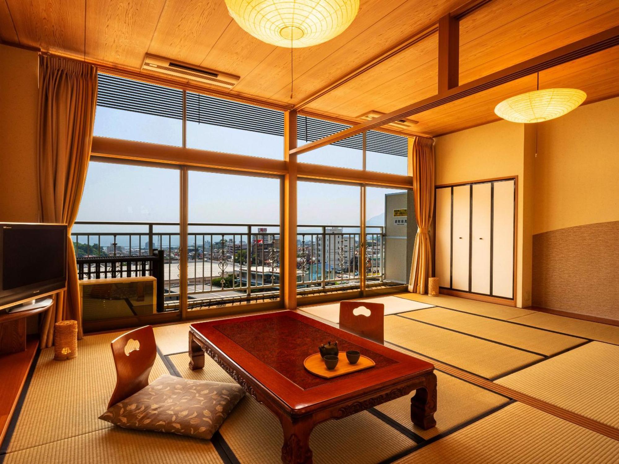Ooedo Onsen Monogatari Premium Hotel Fugetsu Beppu Quarto foto